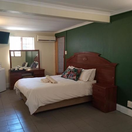 Villa de la Rosa Klerksdorp Exterior foto