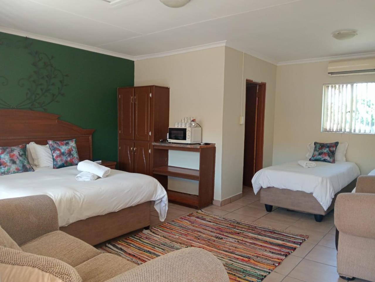 Villa de la Rosa Klerksdorp Exterior foto