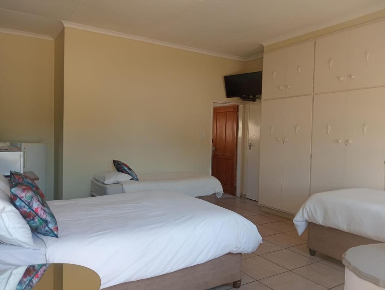 Villa de la Rosa Klerksdorp Exterior foto