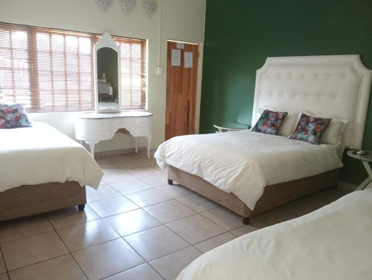 Villa de la Rosa Klerksdorp Exterior foto