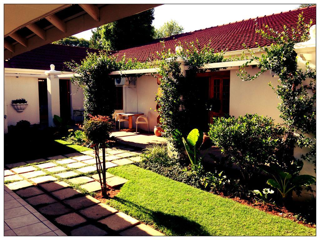 Villa de la Rosa Klerksdorp Exterior foto